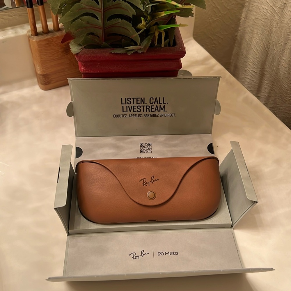 Black clear Rayban smart glasses
